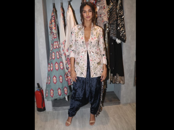 Shibani Dandekar At Payal Singhal's Launch Of New Collection Shibani Dandekar At Payal Singhal's Launch Of New Collection