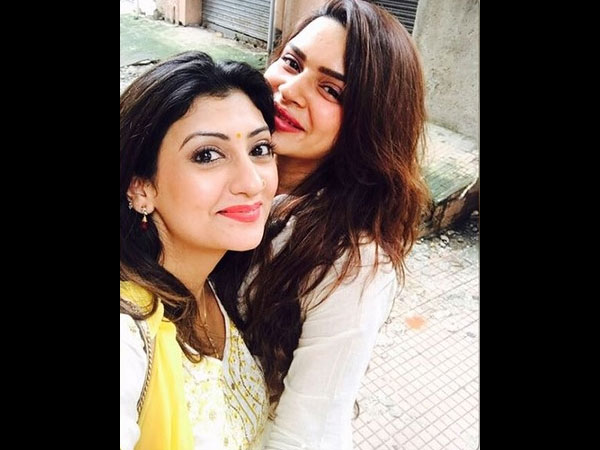 Aashka & Brent Were By Juhi’s Side