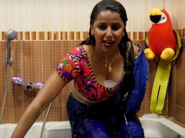 Anchor Shravya Reddy Looks Hot In A Wet Saree In These Viral Photos