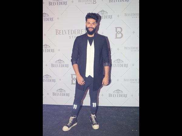 Designer Kunal Rawal Also At The Shoot With Arjun