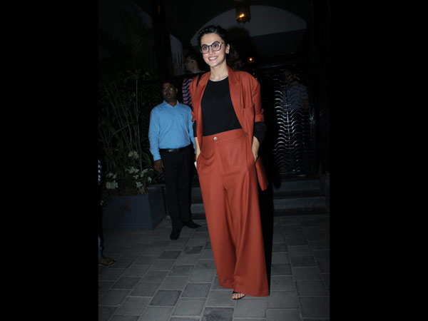 Taapsee Pannu Smiles For The Cameras Taapsee Pannu Smiles For The Cameras