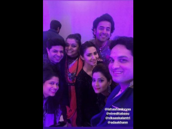 Adaa Posing With Shashank & Others