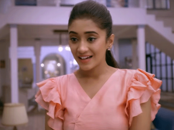 Naira Organises An Exhibition