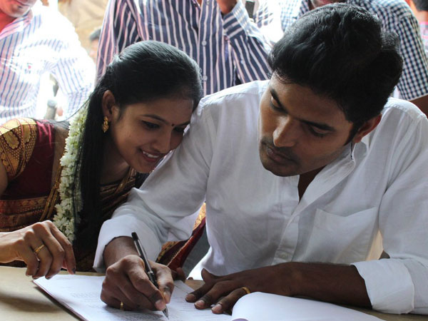 Moodar Koodam Director Naveen Ties The Knot With This Tamil Actress!