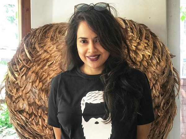 The Actress Became A Recluse