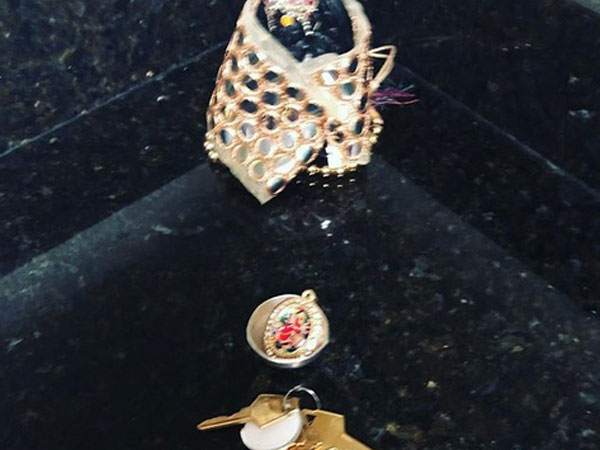 Somya Has Shifted To A New House With Her Son! Somya Has Shifted To A New House With Her Son!