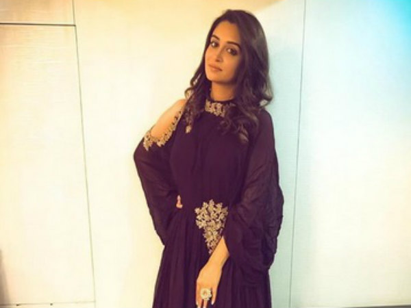 Fans Worried As Dipika Faints On Sets! Fans Worried As Dipika Faints On Sets!