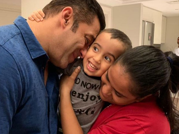 Several Users Come Out In Support Of Arpita Khan