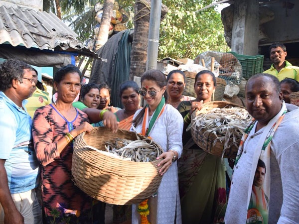 I Stand & Represent Everyone, Says Urmila Matondkar I Stand & Represent Everyone, Says Urmila Matondkar