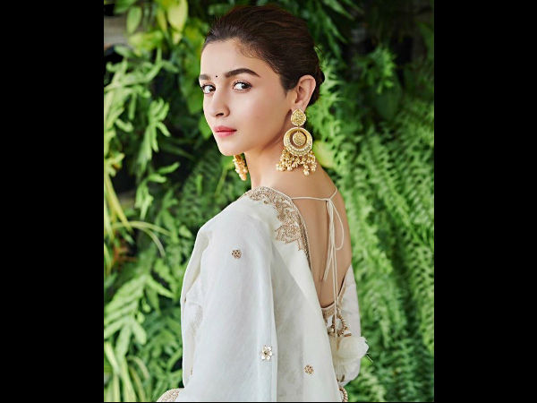 Alia Recently Called Ranbir 'Nadan Parinda' Alia Recently Called Ranbir 'Nadan Parinda'