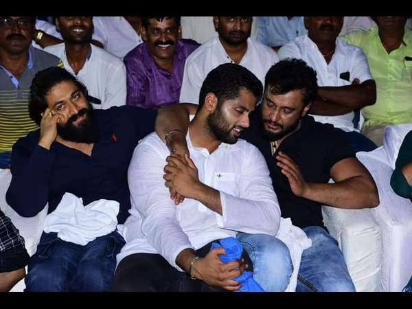 He Praises The Jodiyettu