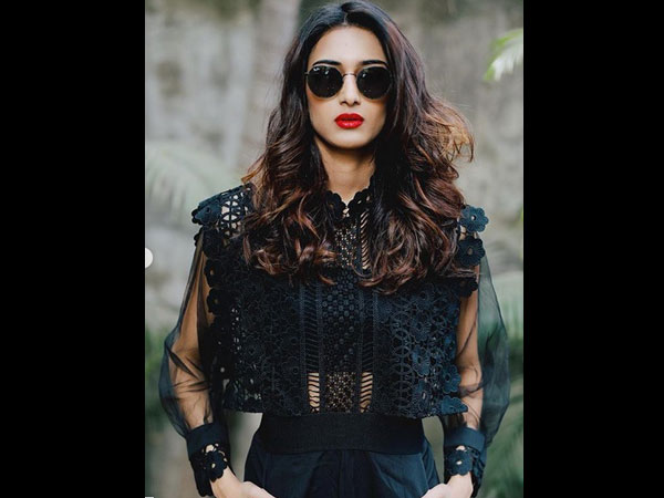 Erica Calls Hina Show Off! Erica Calls Hina Show Off!