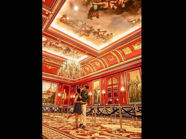 DiVek's Lovey-dovey Picture DiVek's Lovey-dovey Picture