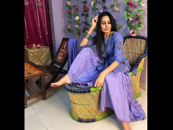 Kamya Punjabi Supports Manish