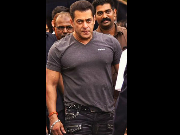 Salman Went On To Praise Sunil Grover