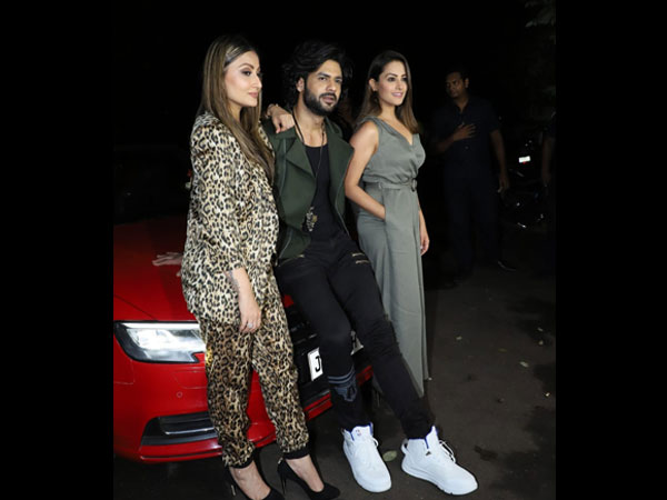 The Trio Poses For Cameras