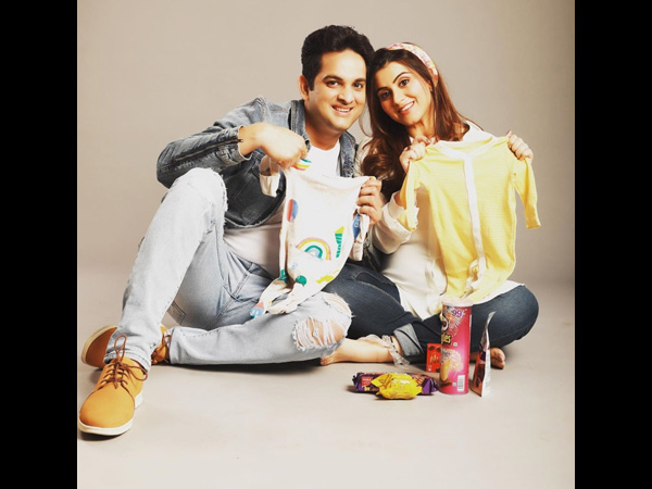 Mahhi, Delnaaz & Reshmi Congratulate The Couple