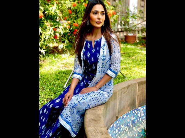 During Yeh Ishq Nahi Aasan Shoot