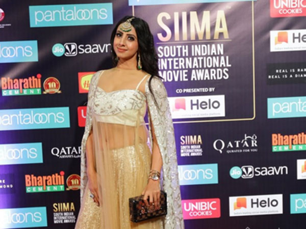 Sanjjanaa Galrani Rocks Her Looks!