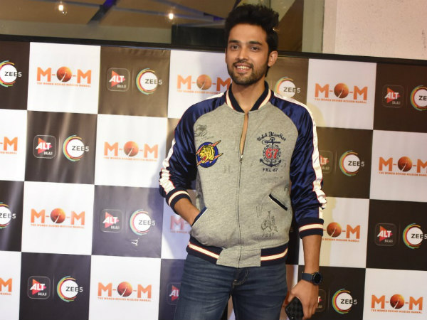 Parth & Erica Arrive At Different Timings