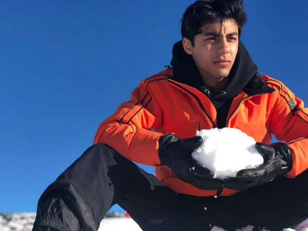 Fans Go Gaga Over Aryan's Hot Look