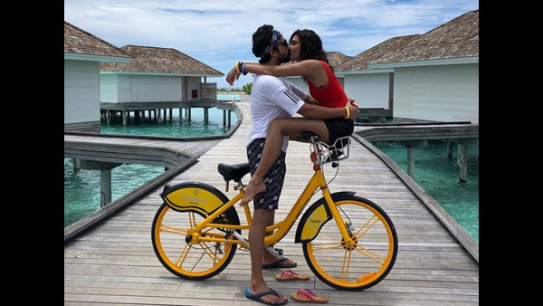 Aakanksha's Romantic Getaway!