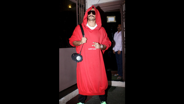 Meanwhile, There Were Some Who Praised Ranveer's Bold Choice Meanwhile, There Were Some Who Praised Ranveer's Bold Choice