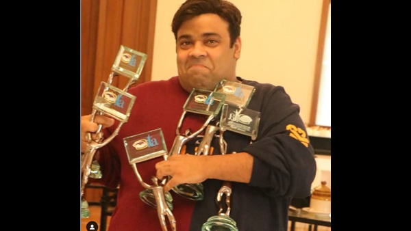 Kiku Shardha With The Awards