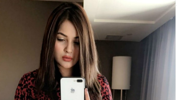 Shehnaz Is A Creepy Person!