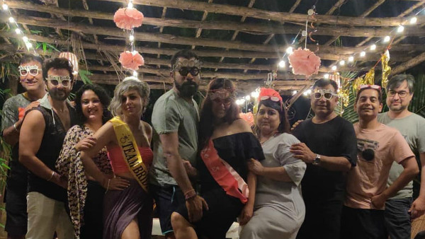 In Pic: Mona Snapped With Friends At Her Bachelorette Party