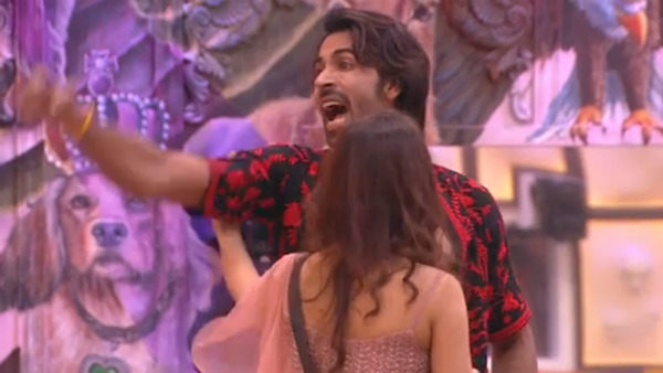 'Tezaab Phekunga Iske Muh Pe' 'Tezaab Phekunga Iske Muh Pe'