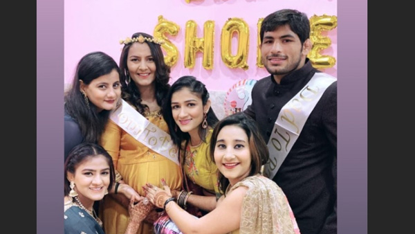 Geeta Thanks Her Sisters Geeta Thanks Her Sisters