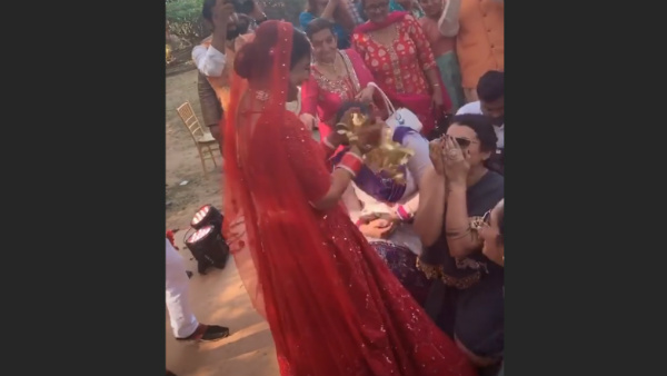 Actress Dropping 'Kaleera' On Ladies