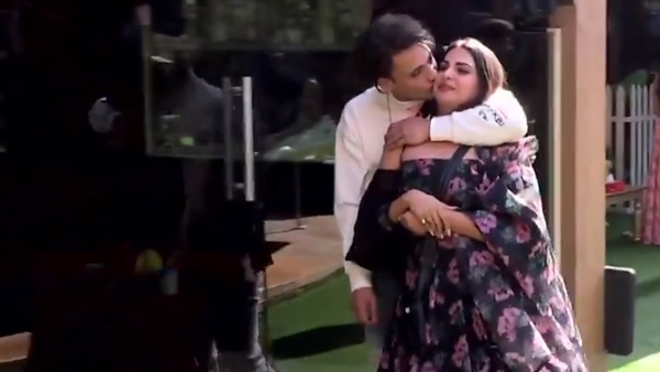 Himanshi & Asim Hug & Kiss Each Other