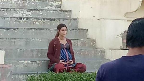 kriti sanon in mimi kriti sanon in mimi