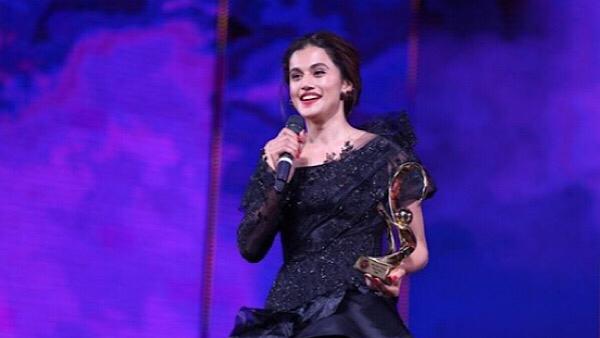Taapsee Pannu Wins Best Actress Award For Badla Taapsee Pannu Wins Best Actress Award For Badla