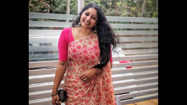 Anumol, A Social Media Bee!