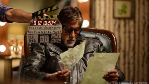 Amitabh Bachchan As Himself In A Cameo Amitabh Bachchan As Himself In A Cameo