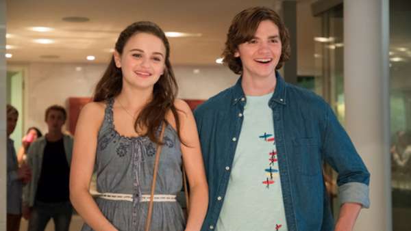 The Kissing Booth 2 Synopsis