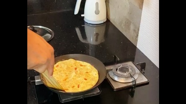 Vicky Admits He Isn't A Good Cook