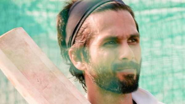 Shahid Kapoor In Jersey