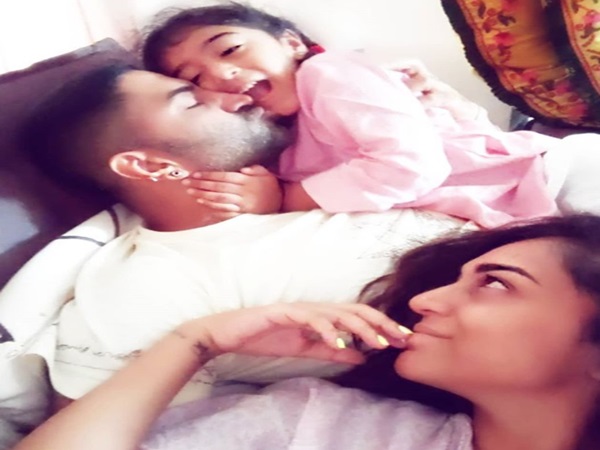 Adorable Moment With Daughter Adorable Moment With Daughter