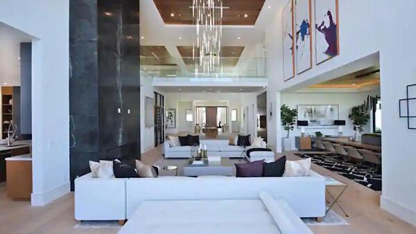 A Home That Matches The Glamorous Couple