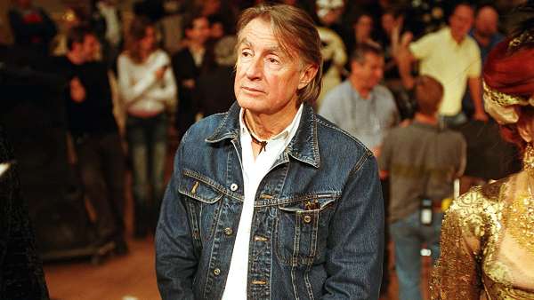 Batman & Robin Filmmaker Joel Schumacher Passes Away At 80 Batman & Robin Filmmaker Joel Schumacher Passes Away At 80