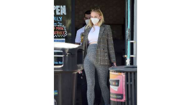 Sophie Pairs Leggings And Crop Top With Plaid Blazer