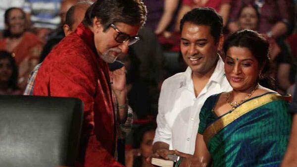 Big B Asked His Personal Makeup Artist To Touch Up Harsh