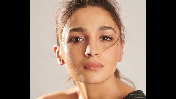Alia Bhatt Compares Cinema To The Flow Of Water Alia Bhatt Compares Cinema To The Flow Of Water