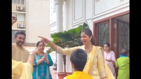 Shilpa Shetty Also Bids Farewell To Lord Ganesha 