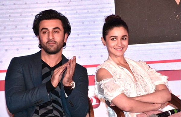 here-is-why-ranbir-kapoor-is-refraining-from-taking-a-stand-for-alia-bhatt-amid-all-the-controversy here-is-why-ranbir-kapoor-is-refraining-from-taking-a-stand-for-alia-bhatt-amid-all-the-controversy