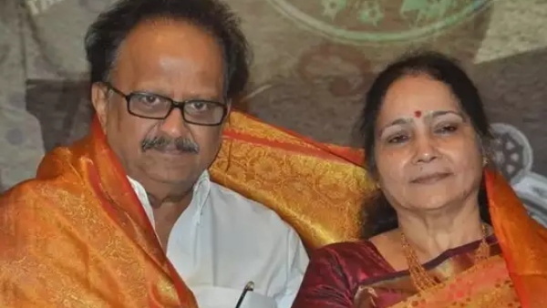 SP Balasubrahmanyams Wife Savitri Subrahmanyam Tests Positive For COVID-19, Admitted To The Hospital SP Balasubrahmanyams Wife Savitri Subrahmanyam Tests Positive For COVID-19, Admitted To The Hospital